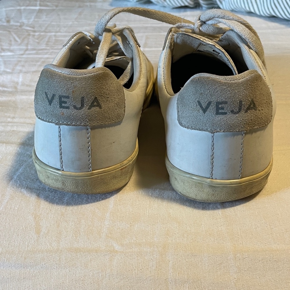 Veja White Leather Sneakers with Beige Suede Heel Patch